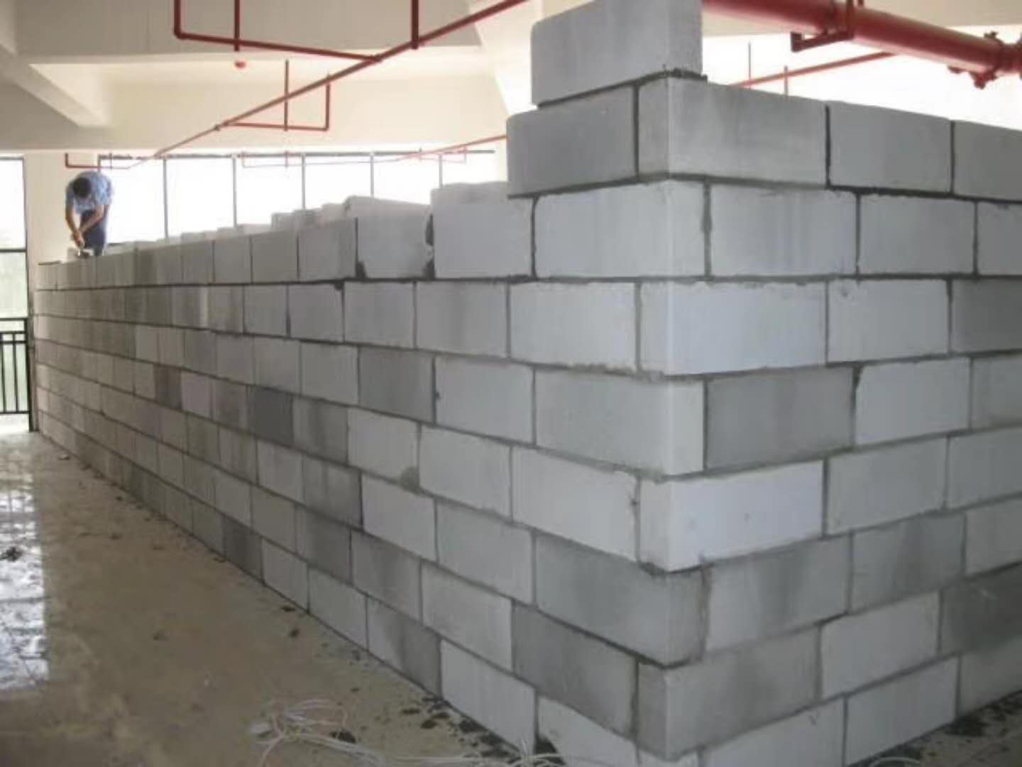 雅江蒸压加气混凝土砌块承重墙静力和抗震性能的研究